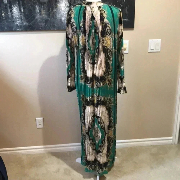 Her Bottari Paisley Design Fully Pleated A Line Maxi w/Long Sleeves Side slits-L - Picture 2 of 12